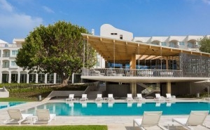 Ozadi Tavira Hotel renova jardins