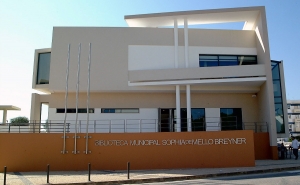 Encontro Partilhado com Susana Menezes ajuda na compreensão das criações Artísticas na Biblioteca Municipal de Loulé