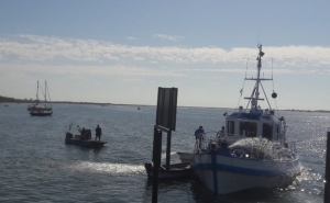 Autoridade Marítima Nacional auxilia embarcação que estava a afundar junto a estaleiro naval em Olhão