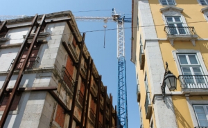 Custos de construção de habitação nova aceleram 0,3% em fevereiro
