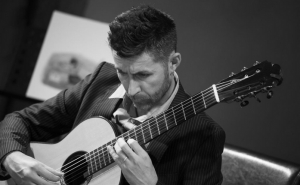 RUI MOURINHO APRESENTA RECITAL DE GUITARRA CLÁSSICA NA BIBLIOTECA LÍDIA JORGE 