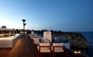 Sky Bar Carvoeiro, um Winter Bar no topo do Atlântico que aquece a alma