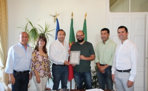 Município de São Brás de Alportel atribui Voto de Louvor ao músico Ricardo J. Martins pela vitória no International Music Awards