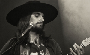 CINE-TEATRO LOULETANO JUNTA TATANKA À CANTORA ANA NEWTON EM ENCONTRO INÉDITO