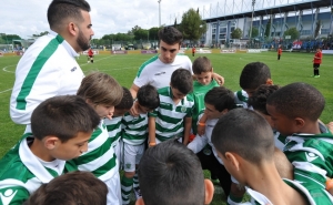 Mundialito entra na fase a eliminar