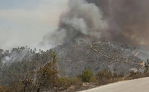 Incêndio em Monchique | Viatura dos bombeiros destruída em fogo