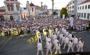 NOITE BRANCA ALGARVE – LOULÉ: CIDADE VIVEU MOMENTOS MÁGICOS COM MIILHARES A DESPEDIREM-SE DO VERÃO 