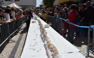 FOLAR GIGANTE ANIMA PÁSCOA EM QUARTEIRA