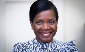 Ministra da Justiça dá aula aberta no FLIQ