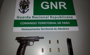 GNR detém homem com arma em Albufeira