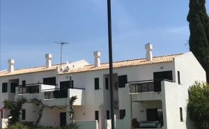 Aldeamento Pedras da Rainha, em Tavira, insere luminárias solares Sunstay inteligentes e sustentáveis 