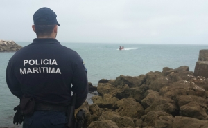 Evacuação de banhista com fratura óssea na praia do Pinhão em Lagos