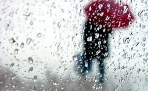 Todos os distritos do continente sob aviso amarelo devido à chuva e vento forte