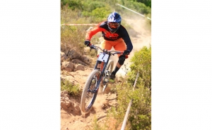 Vasco Bica impõe-se em Porto de Mós