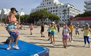 QUARTEIRA | Zumba Sunrise com Sónia Melo anima o Largo da Gaivota com participação de instrutores convidados