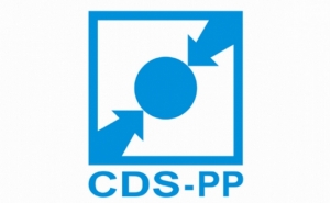 Coronavírus: CDS questiona Governo sobre viagens de finalistas