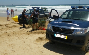 Polícia Marítima de Lagos recupera covos na praia da Meia Praia