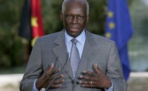 Corpo do antigo Presidente Eduardo dos Santos chega hoje a Luanda