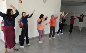 Iara Lourenço leva dança, bem-estar e alegria ao projeto Quarteira Longevidade com Qualidade 