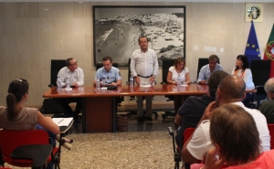 Presidente da Câmara de Albufeira junta empresários de animação noturna  
