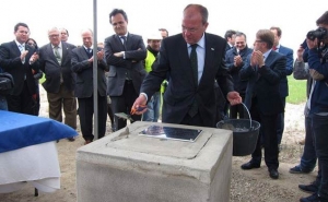 Presidente da APS no arranque da construção  da Plataforma Logística de Badajoz