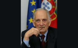 Adriano Moreira aborda Tema da «Desordem Mundial» no ciclo “Horizontes do Futuro” de hoje