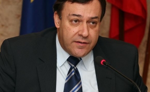 MENDES BOTA DIZ NÃO AO ENCERRAMENTO DO QUARTEL DE TAVIRA