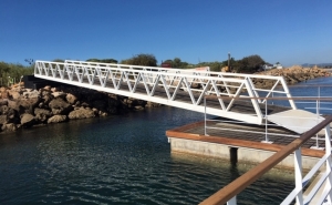 Docapesca CONCLUI INSTALAÇÃO DO CAIS PROVISÓRIO DA ILHA DE TAVIRA