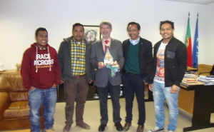 Reitor recebe alunos Timorenses