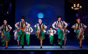 Mega coreografia  reúne danças do mundo em VRSA