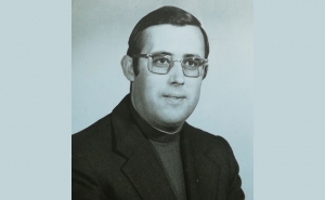 CÂMARA MUNICIPAL DE FARO DÁ NOME DE SACERDOTE A PRAÇA DA CIDADE