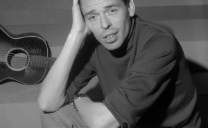 JACQUES BREL NA BIBLIOTECA DE LOULÉ PELA VOZ DE AFONSO DIAS