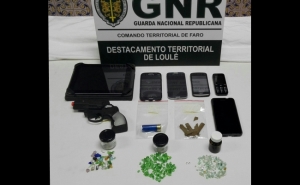 Homem em prisão preventiva por 9 furtos em Quarteira