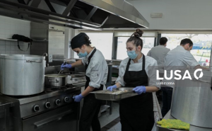 Covid-19: «Chef» algarvio com estrela Michelin garante refeições sociais em Tavira