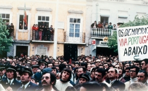 RAQUEL VARELA E LUÍSA BARBOSA PEREIRA APRESENTAM HISTÓRIA DOS LOULETANOS NA REVOLUÇÃO DO 25 DE ABRIL