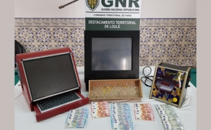 Apreensão de três máquinas de jogo de fortuna ou azar