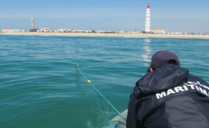 Polícia Marítima apreende 10 km de redes de pesca e 100 Kg de pescado