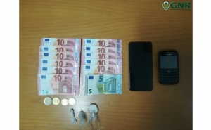 Almancil –  Detido em flagrante por tráfico de estupefacientes em estabelecimento