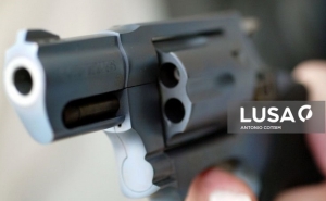 Proprietários têm até hoje para comunicar à PSP que armas de fogo são guardadas em cofres