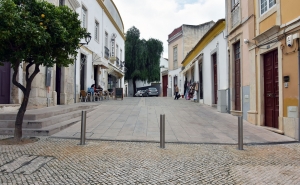 Colocação de Pinos Amovíveis na Rua D. Paio Peres Correia a partir de 18 de janeiro 2016
