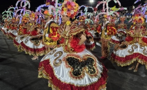 Quarteira rendida aos pés da Marcha da Rua da Cabine
