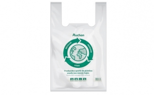 Auchan já reutilizou 130 toneladas de plástico separado  nas suas lojas para produzir o saco Eco Circular