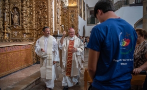 Bispo do Algarve benzeu e enviou participantes ao Jubileu dos Jovens em Roma
