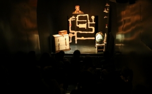 Autocarro VATe trouxe «Uma Torneira na Testa» a Vila do Bispo