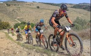 Robbert de Nijs e Charlotte Davies triunfam em Mêda