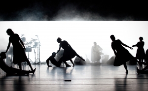 COMPANHIA CLARA ANDERMATT APRESENTA «FICA NO SINGELO», A PARTIR DA DANÇA E MÚSICA TRADICIONAIS, NO CINE-TEATRO LOULETANO