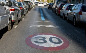 Avenida Principal de Loulé com Sinalética de Via Partilhada