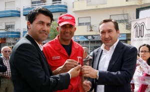 NOVO VEÍCULO URBANO DE COMBATE A INCÊNDIOS FOI PRENDA DE PÁSCOA PARA SÃO-BRASENSES