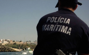 Polícia Marítima faz buscas em praia de Lagos onde recolheu fardo de haxixe