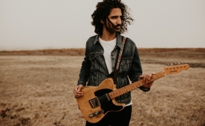 CINE-TEATRO LOULETANO E ASSOCIAÇÃO BLUES A SUL PROMOVEM MASTERCLASS DE BLUES COM VÍTOR BACALHAU